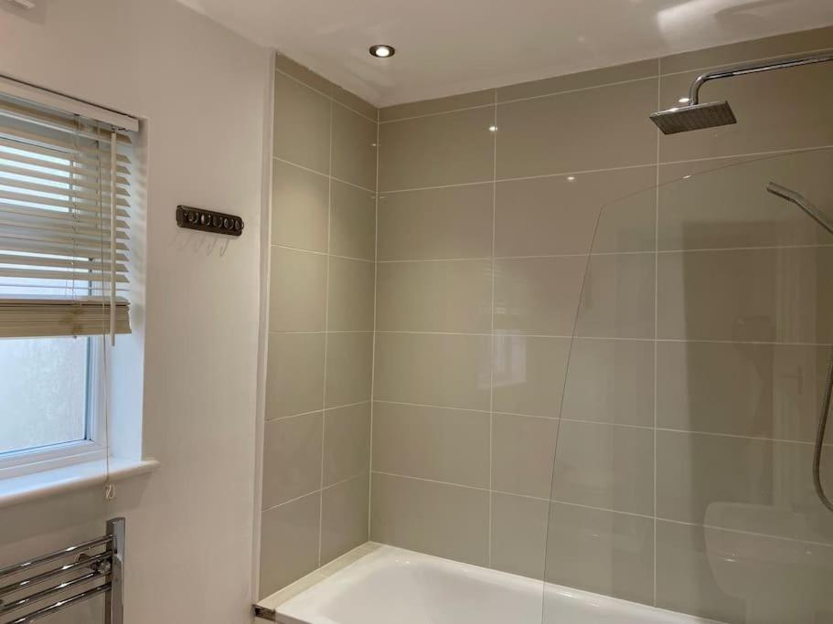 Entire Ground Floor Apartment In Watford Watford  Exterior photo