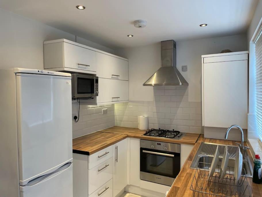 Entire Ground Floor Apartment In Watford Watford  Exterior photo