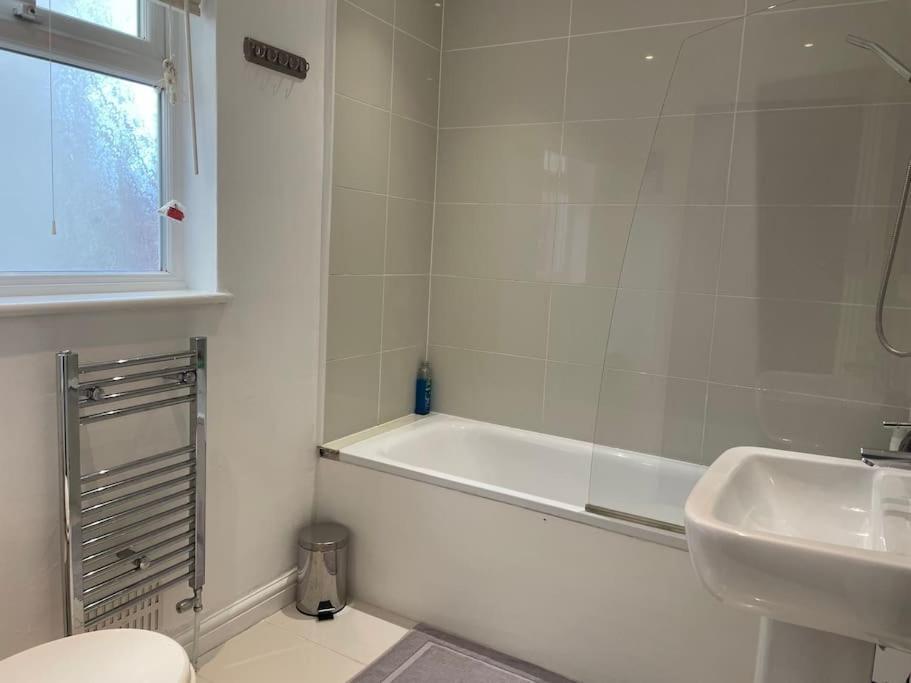 Entire Ground Floor Apartment In Watford Watford  Exterior photo