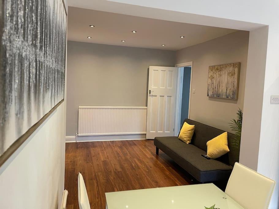 Entire Ground Floor Apartment In Watford Watford  Exterior photo
